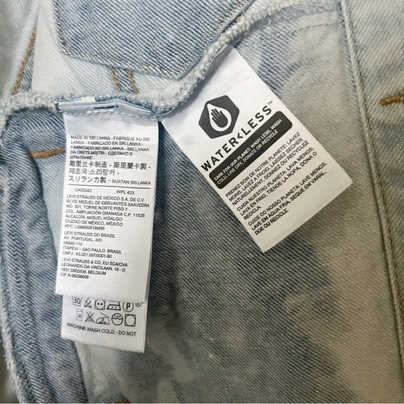 LEVI Strauss & Co Light Wash Embroidery Denim Jacket Size M - Picture 11 of 11